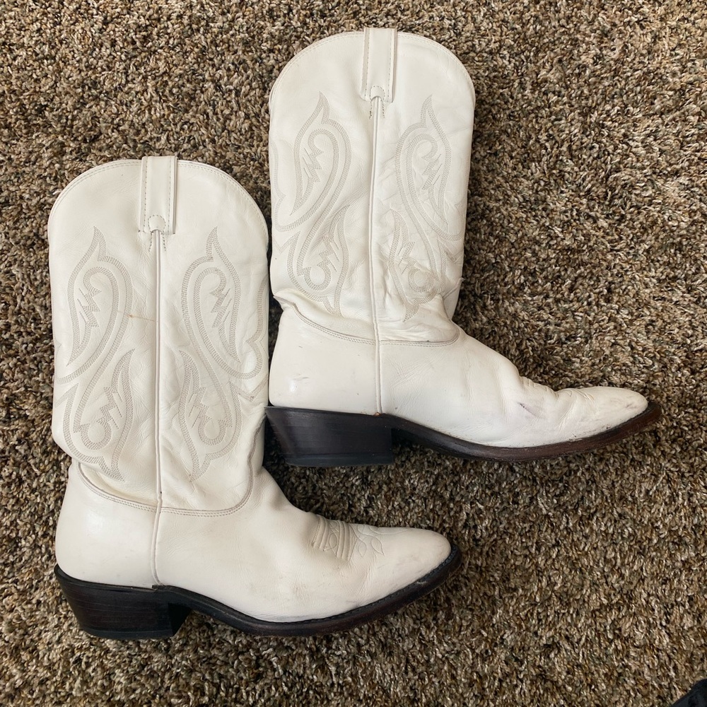 white cowgirl boots